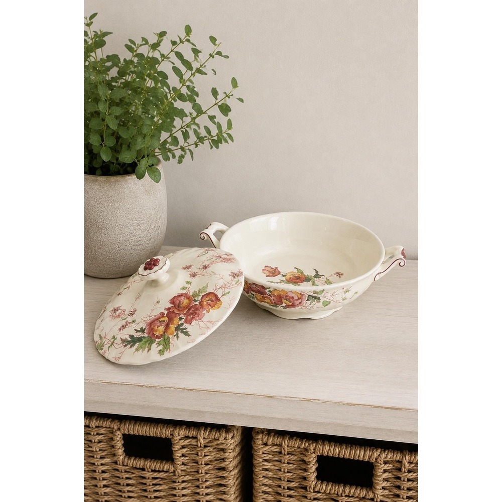 Royal Doulton Sherborne D5915 Covered Vegetable Tureen Footed Casserole Floral